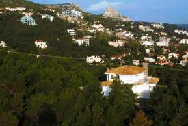 Στο δρόμο των ημιυπαίθριων και η ρύθμιση αυθαιρέτων