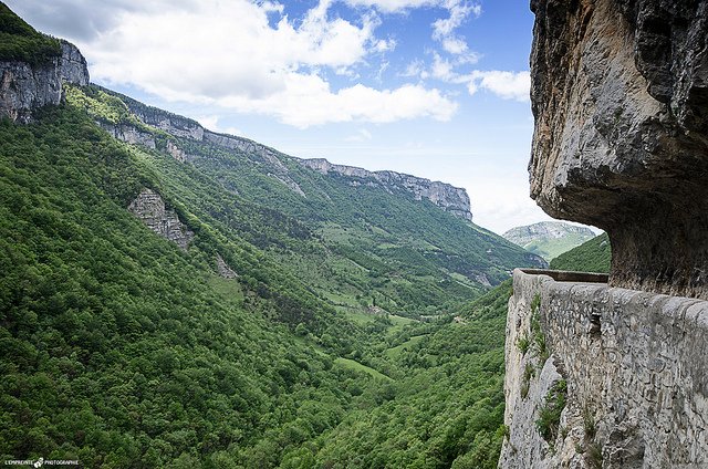 Ο απαγορευμένος δρόμος της Γαλλίας - Ομορφιά και κίνδυνος στο ίδιο φόντο