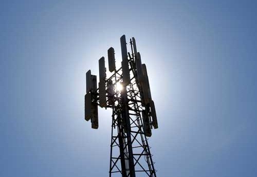 Nέες ρυθμίσεις για την αδειοδότηση κεραιών κινητής τηλεφωνίας