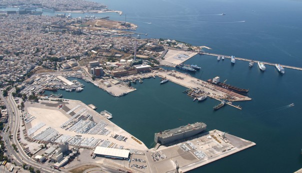 Ο Πειραιάς ασφυκτιά από το τσιμέντο και την έλλειψη ελεύθερων χώρων